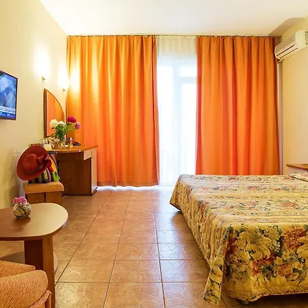 Ljuljak ホテル ゴールデンサンド