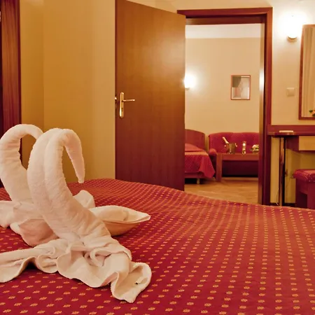 Ljuljak 3* ゴールデンサンド