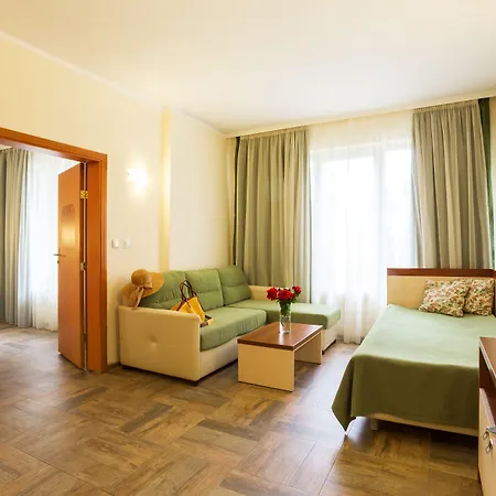 Ljuljak 3* ゴールデンサンド