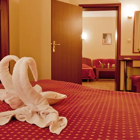 Ljuljak 3* ゴールデンサンド