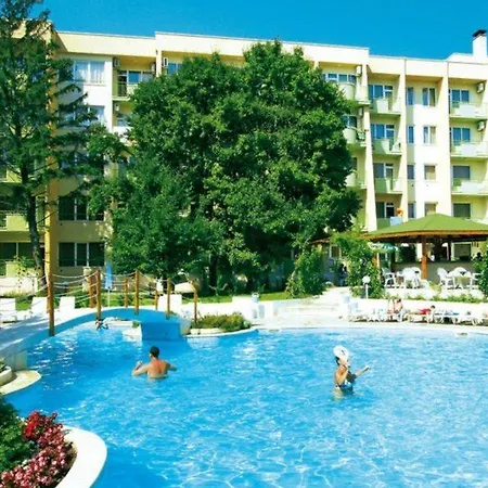 ホテル Ljuljak 3*