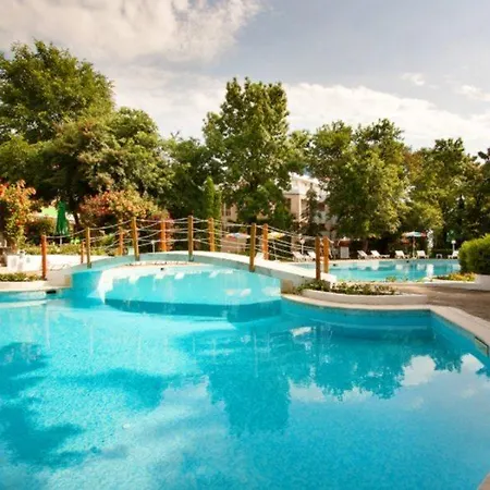 Ljuljak ゴールデンサンド