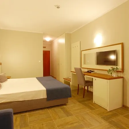 Ljuljak 3* ゴールデンサンド