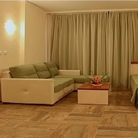 Ljuljak ゴールデンサンド